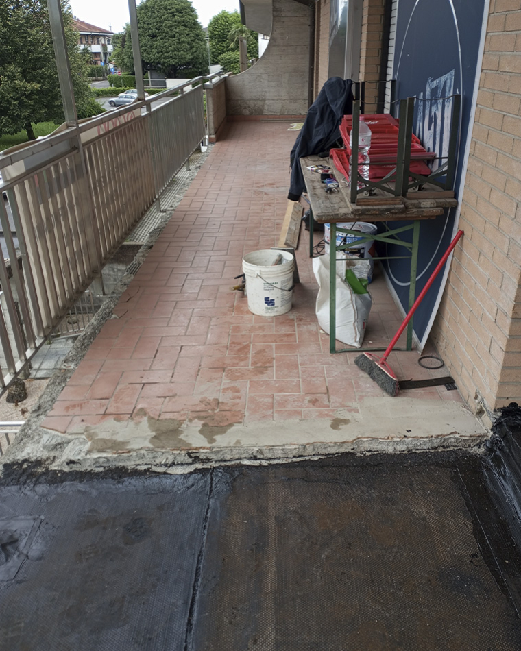 Rifacimento terrazzo a Saronno: impermeabilizzazione e rivestimento
