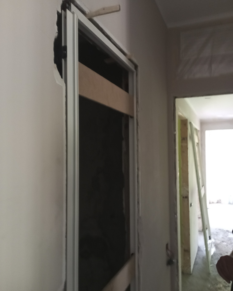 Ristrutturazione bagno con Capri Ceramica, Marca Corona e Flessya